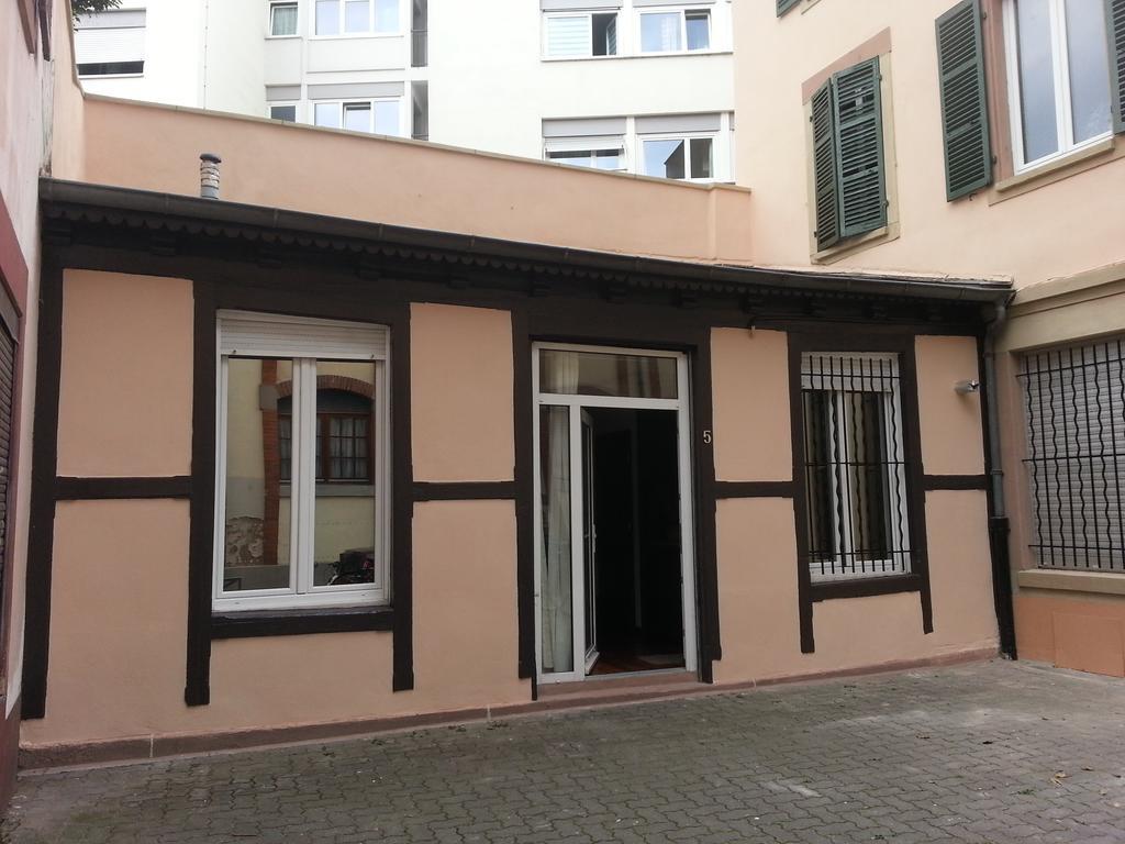 Charmant Studio A Strasbourg Apartment Bagian luar foto