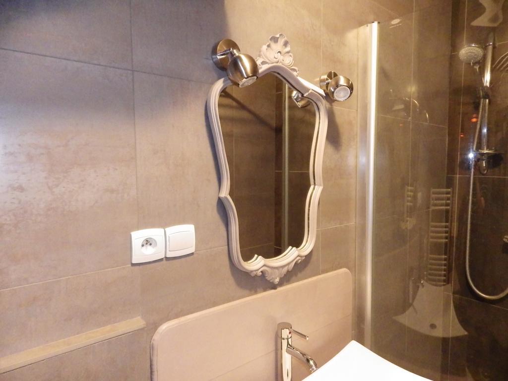 Charmant Studio A Strasbourg Apartment Bagian luar foto