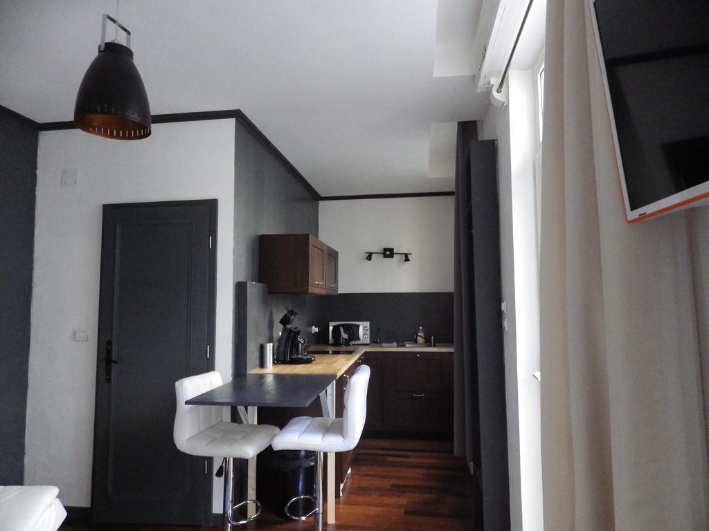 Charmant Studio A Strasbourg Apartment Bagian luar foto